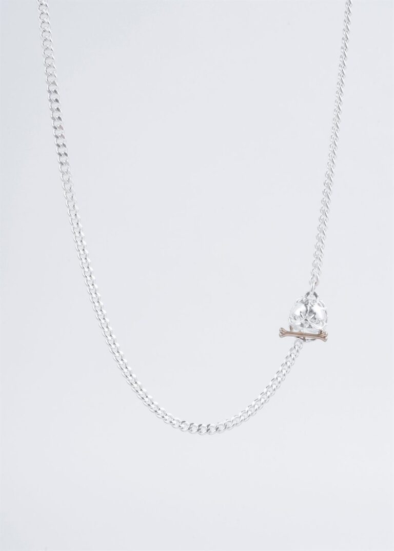Collar de acero con colgante